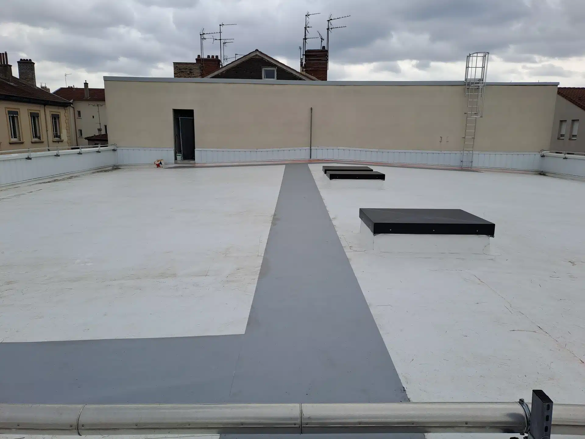 Zoom su travaux d’étanchéité d'un théâtre à Oullins