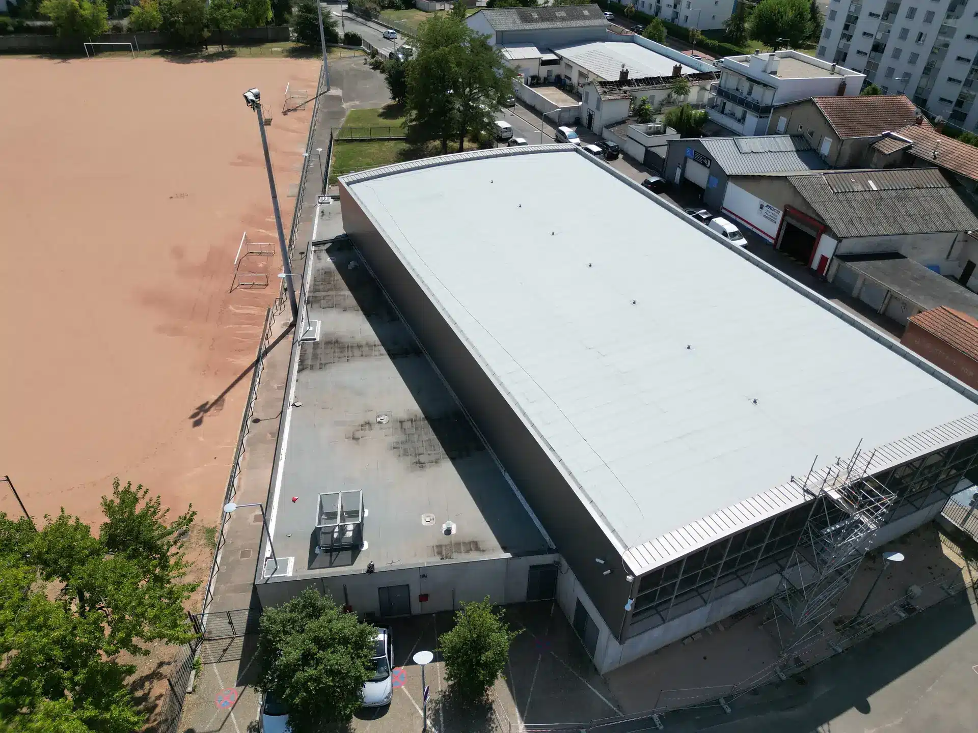 Vue de haut après travaux d’étanchéité - gymnase à Vénissieux