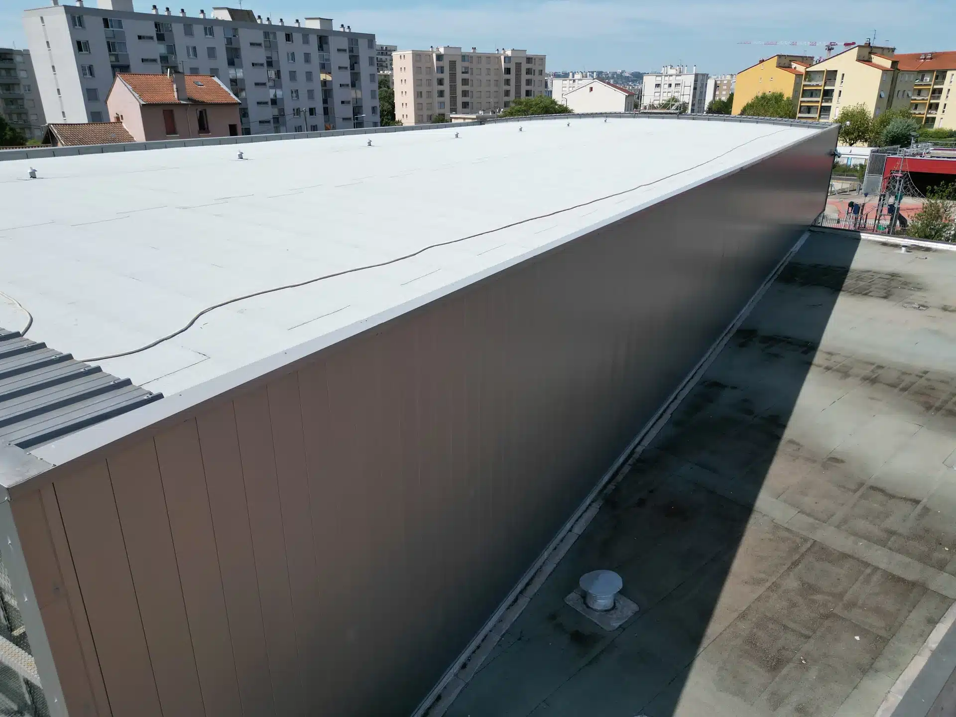 Résultat des travaux d’étanchéité de la toiture-terrasse du gymnase Pierre Albalate