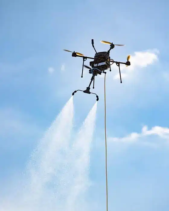 Drone nettoyage toitutre Drone nettoyage toitutre