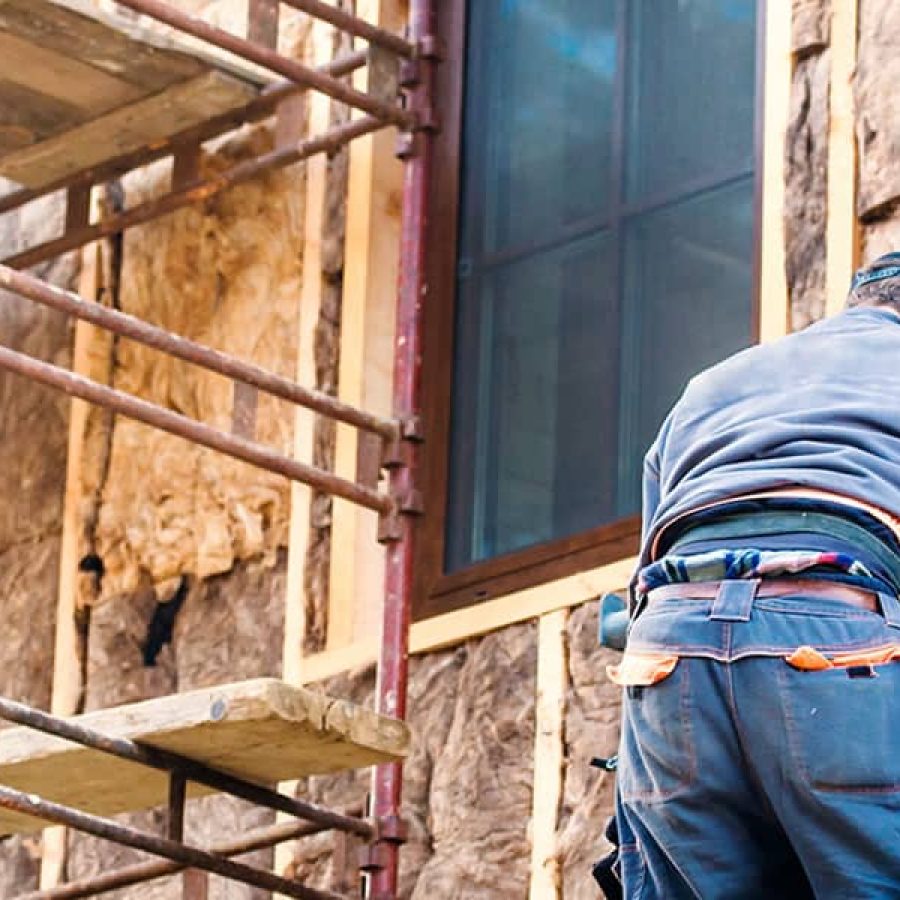 Chantier d'isolation d'une maison